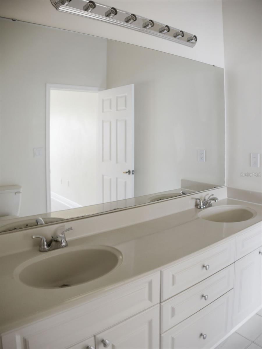 Image 31 of 35 For 201 2nd Avenue 412