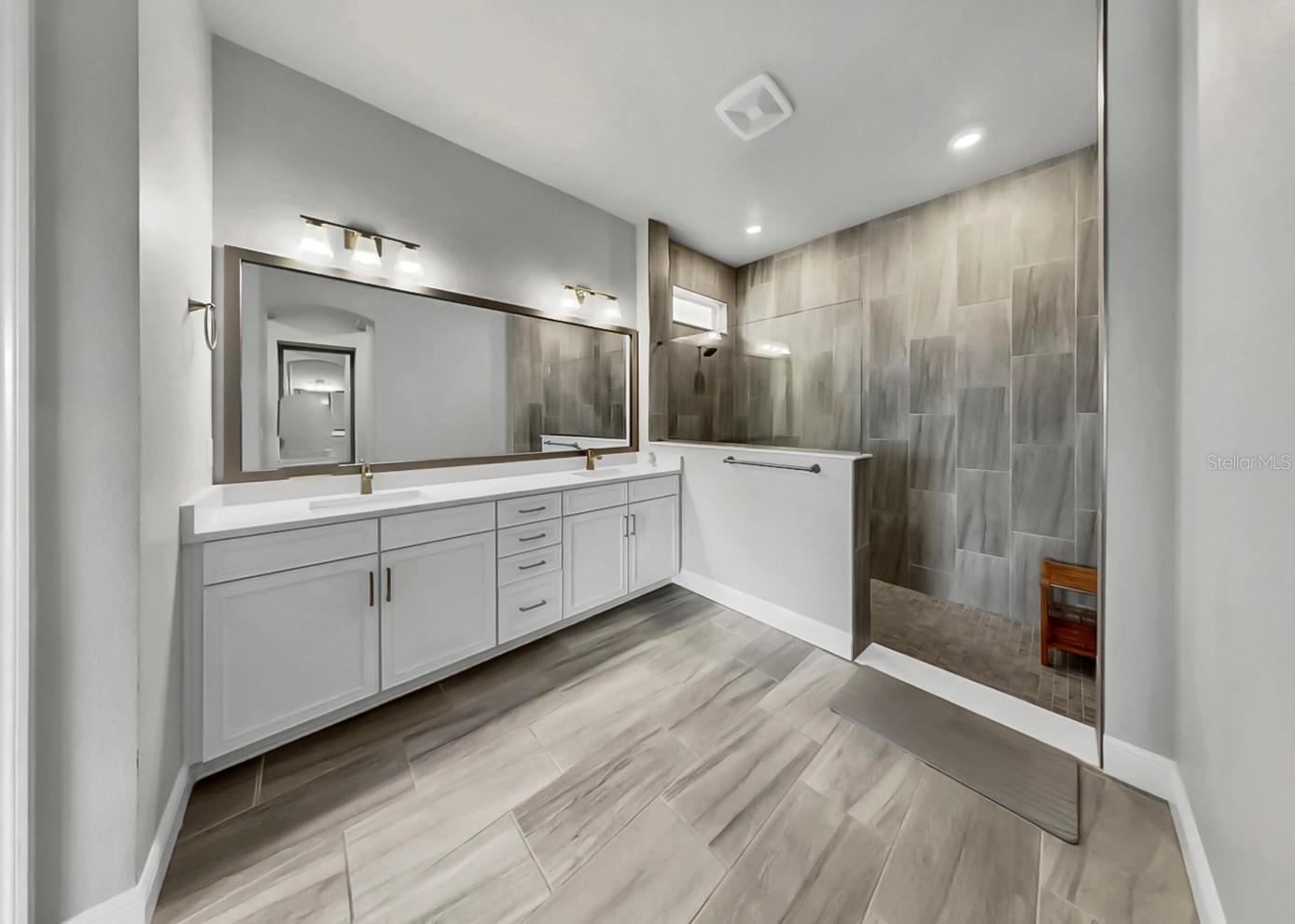 Image 19 of 29 For 5407 Del Coronado Drive