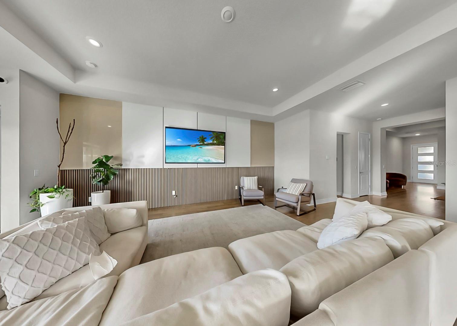 Image 9 of 29 For 5407 Del Coronado Drive