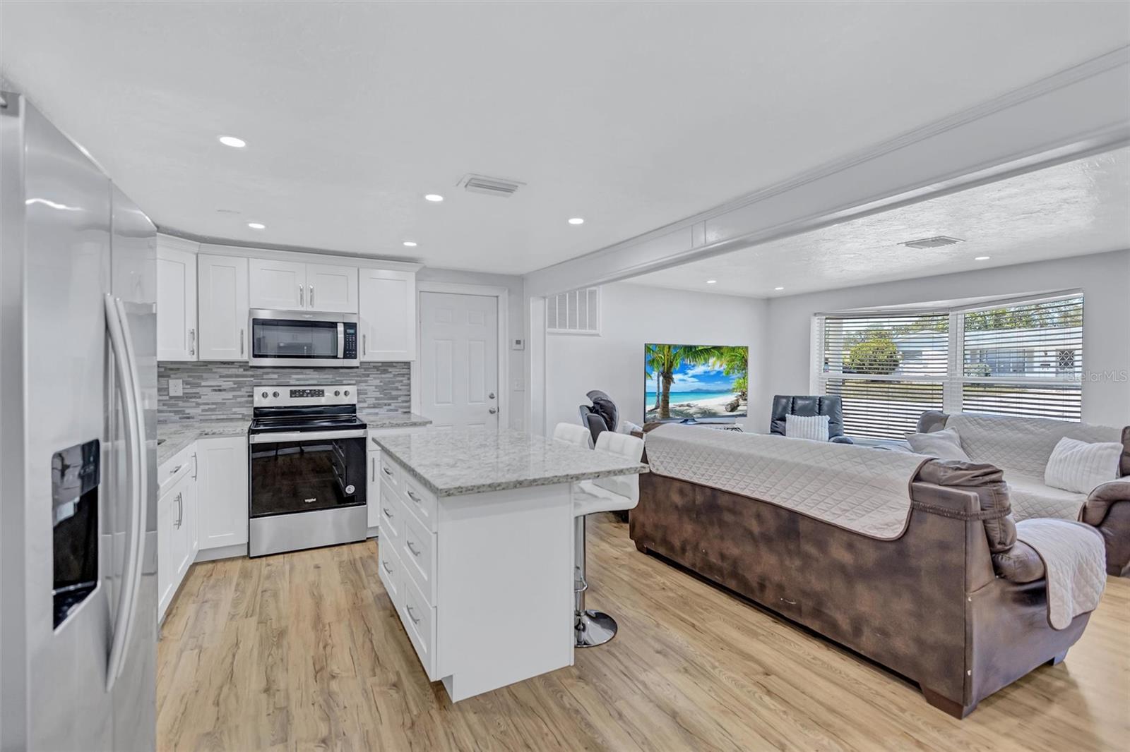 Image 12 of 38 For 3816 Beacon Square Drive
