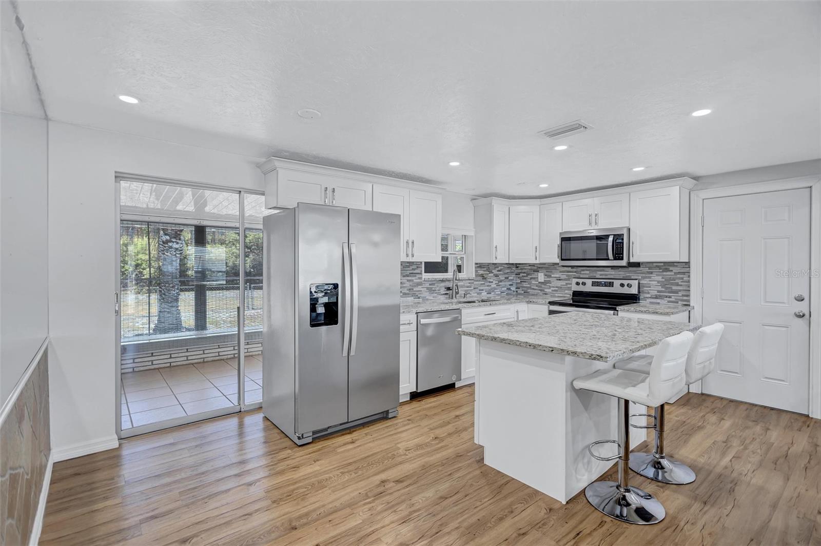 Image 13 of 38 For 3816 Beacon Square Drive