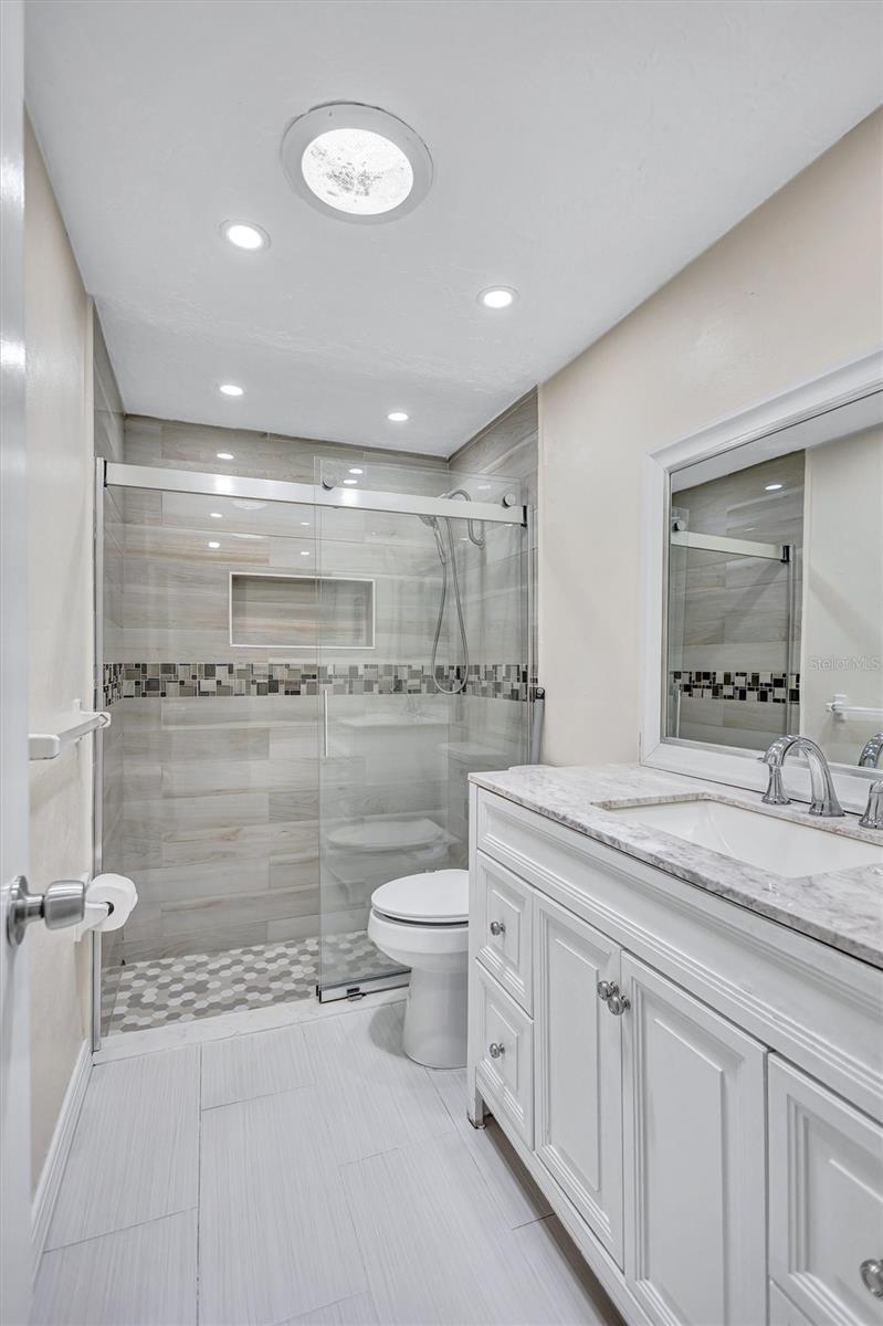 Image 21 of 38 For 3816 Beacon Square Drive