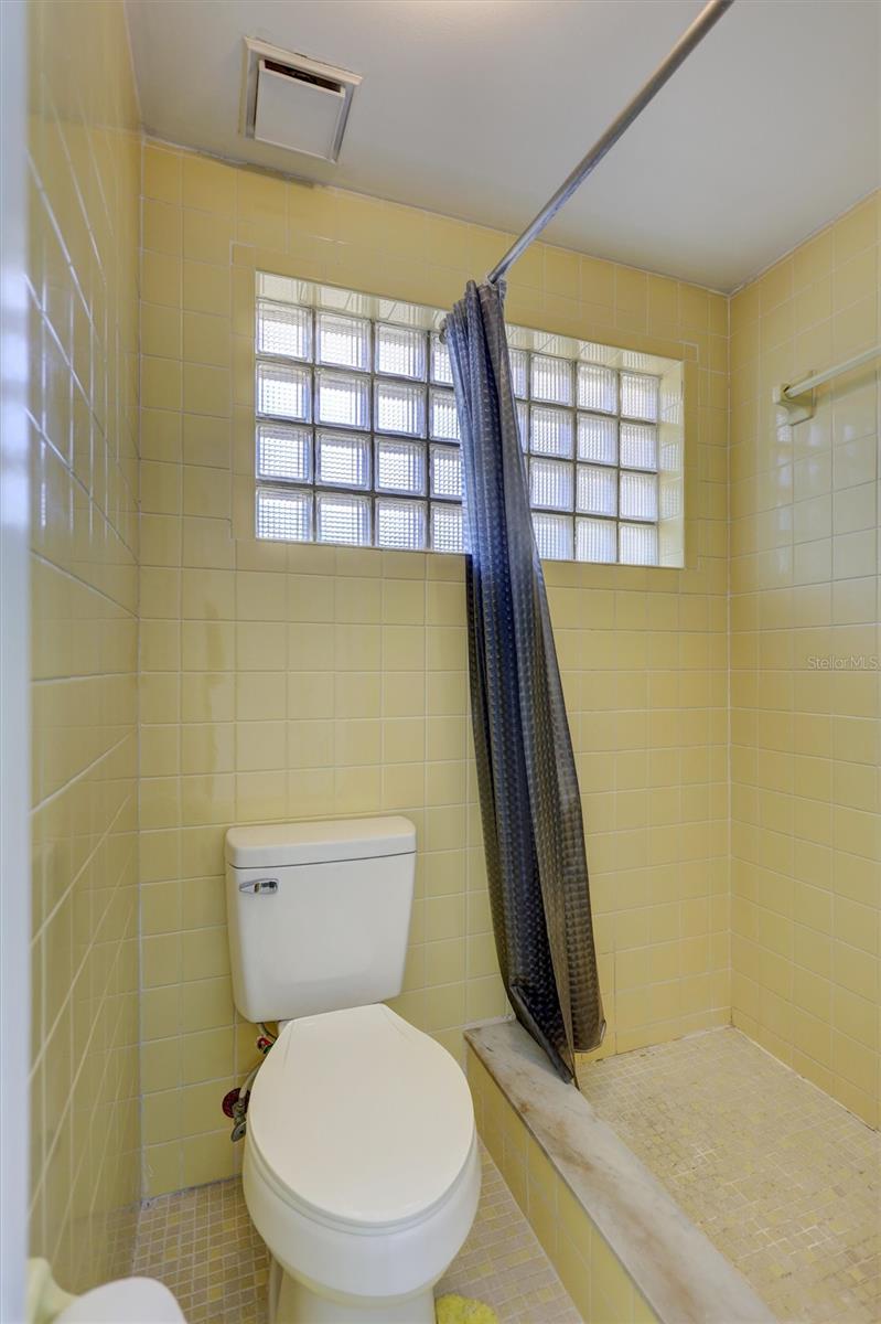 Image 31 of 38 For 3816 Beacon Square Drive