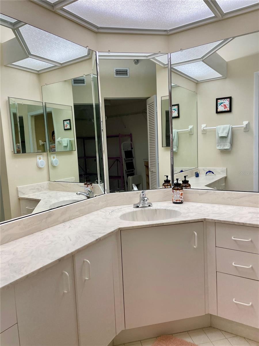 Image 15 of 37 For 7872 Sailboat Key Blvd S Boulevard S 504