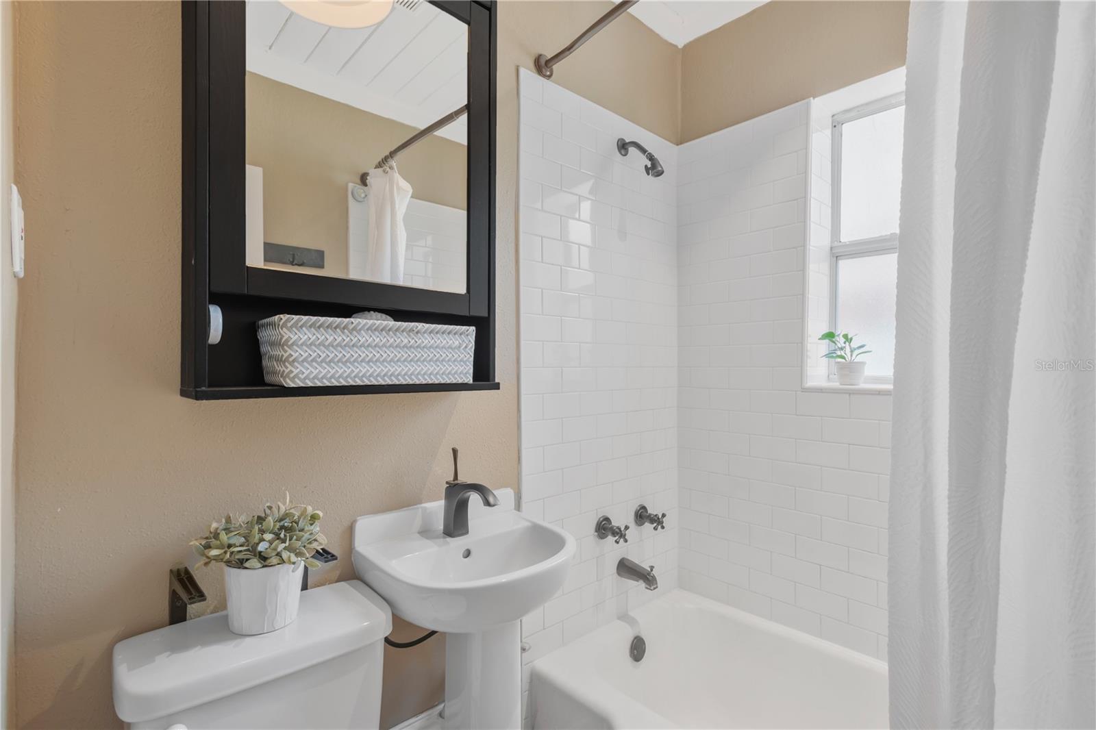 Image 4 of 21 For 1315 Osborne Avenue