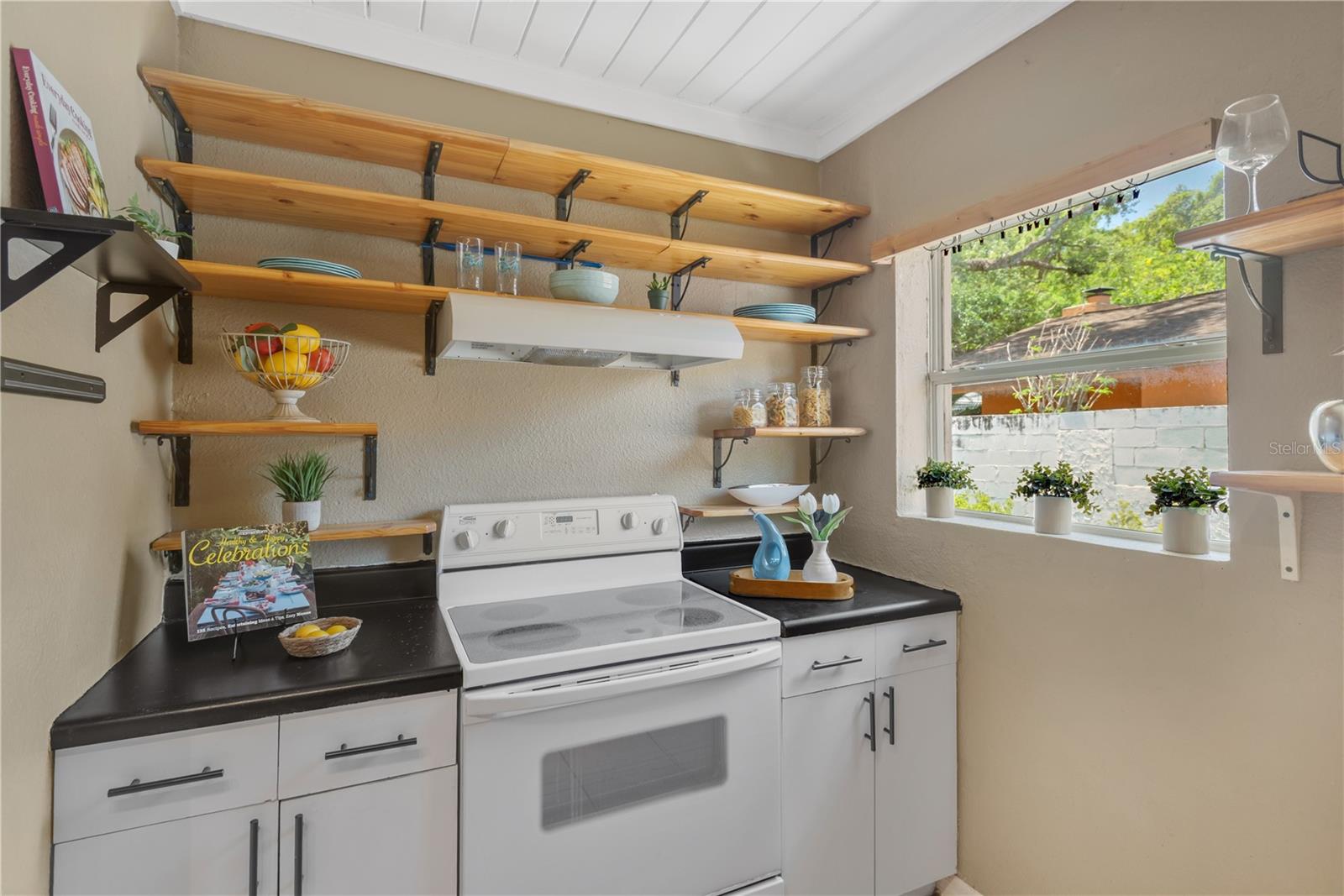 Image 5 of 21 For 1315 Osborne Avenue