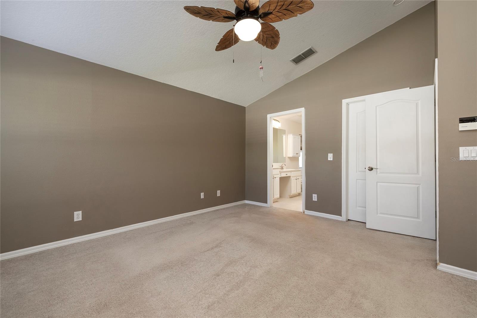 Image 16 of 45 For 219 Bay Arbor Boulevard