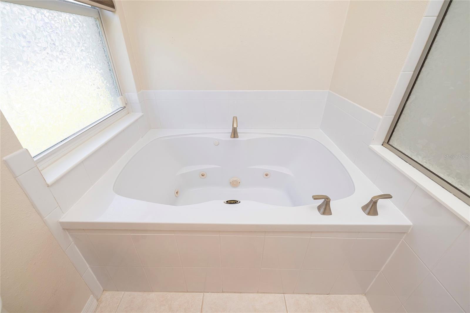 Image 20 of 45 For 219 Bay Arbor Boulevard