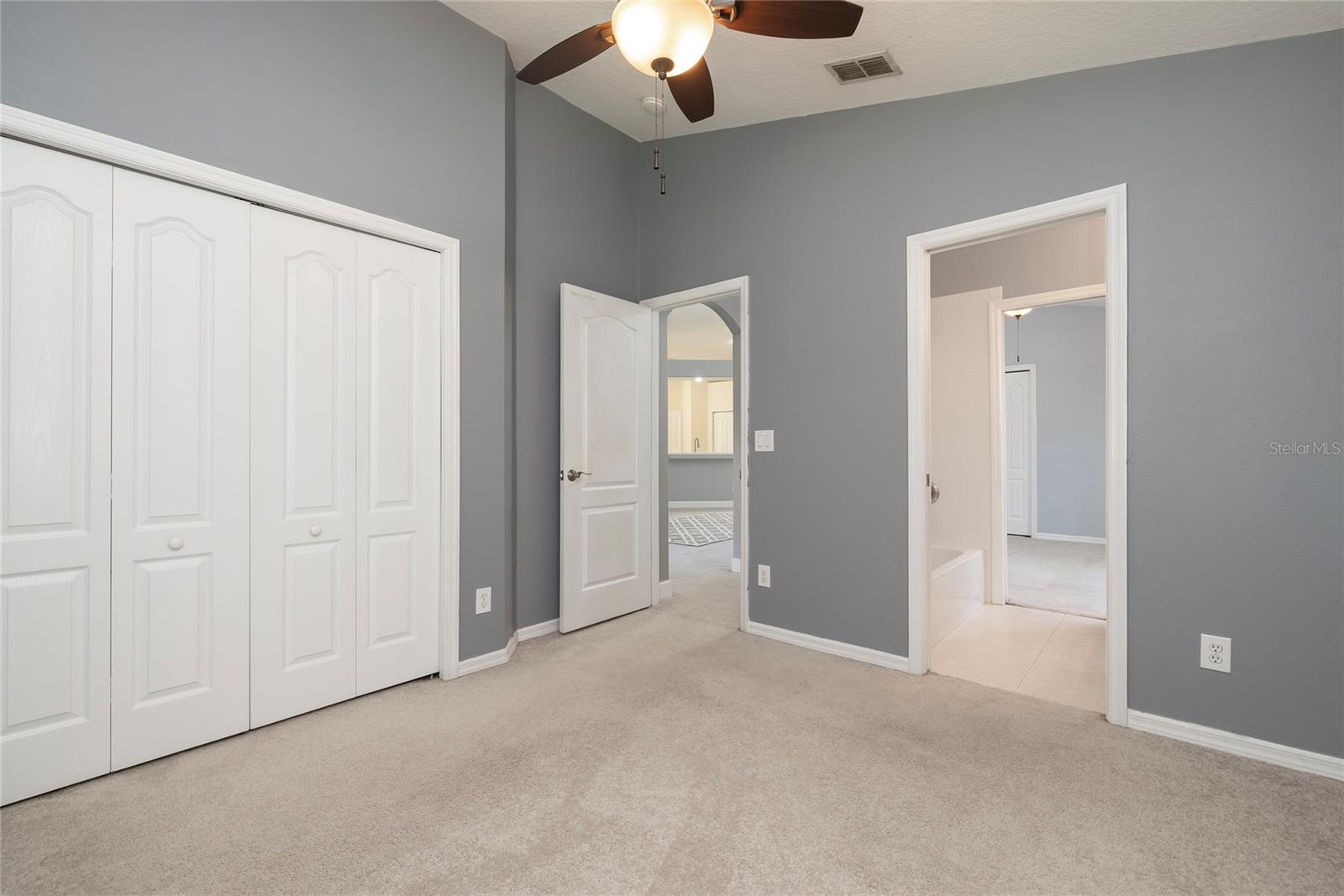 Image 24 of 45 For 219 Bay Arbor Boulevard