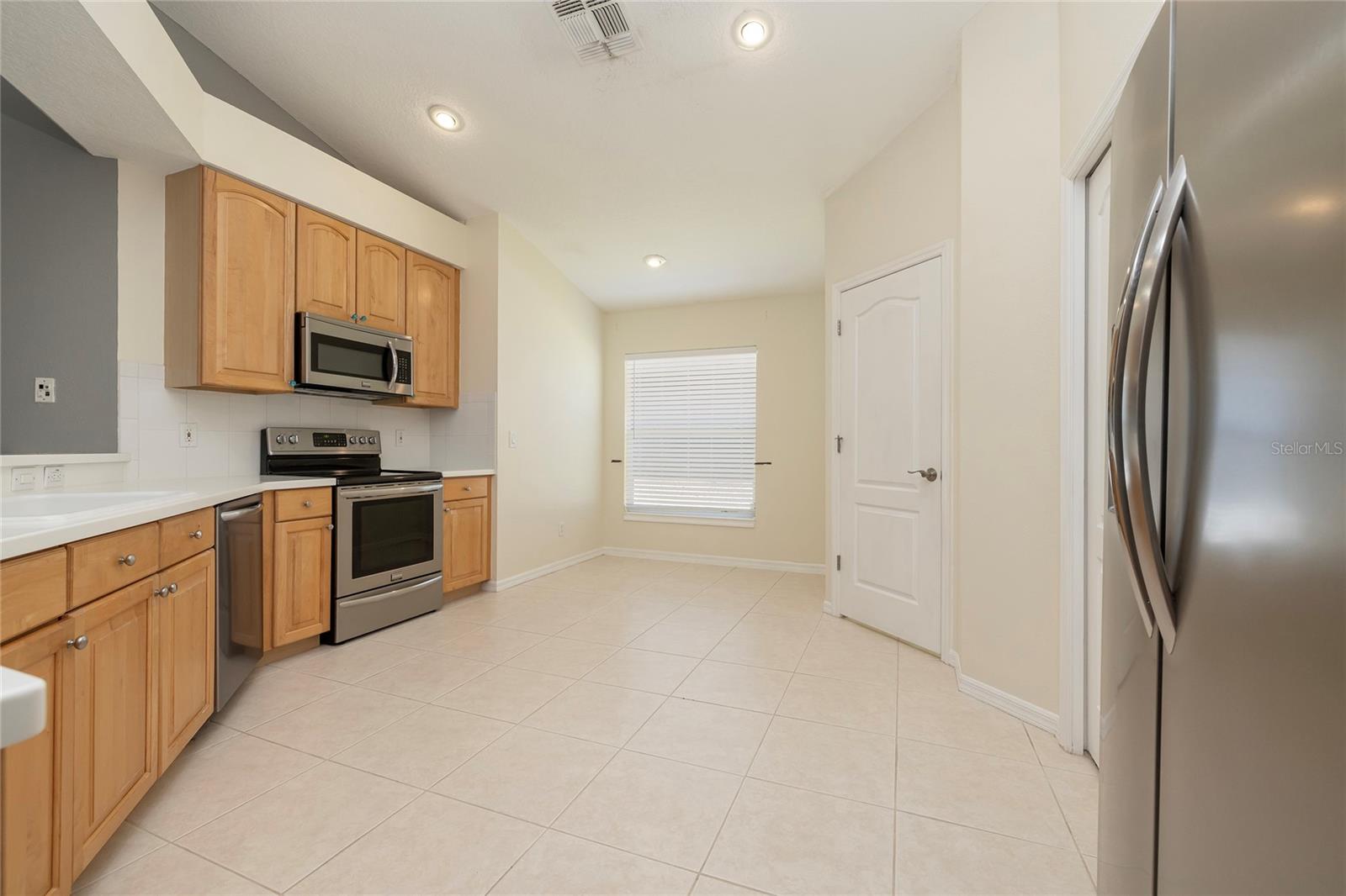 Image 7 of 45 For 219 Bay Arbor Boulevard