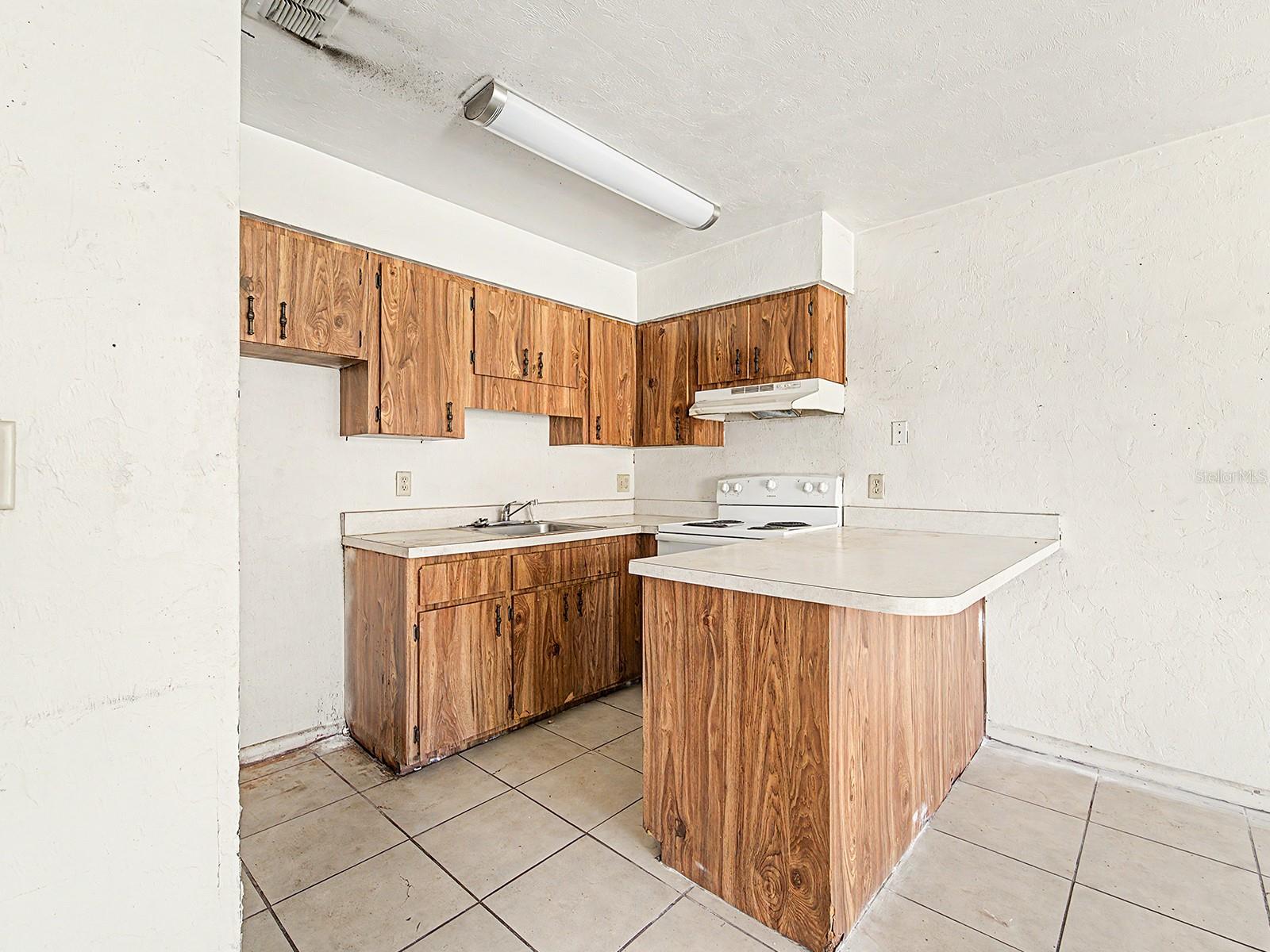 Image 11 of 33 For 34 21st Place