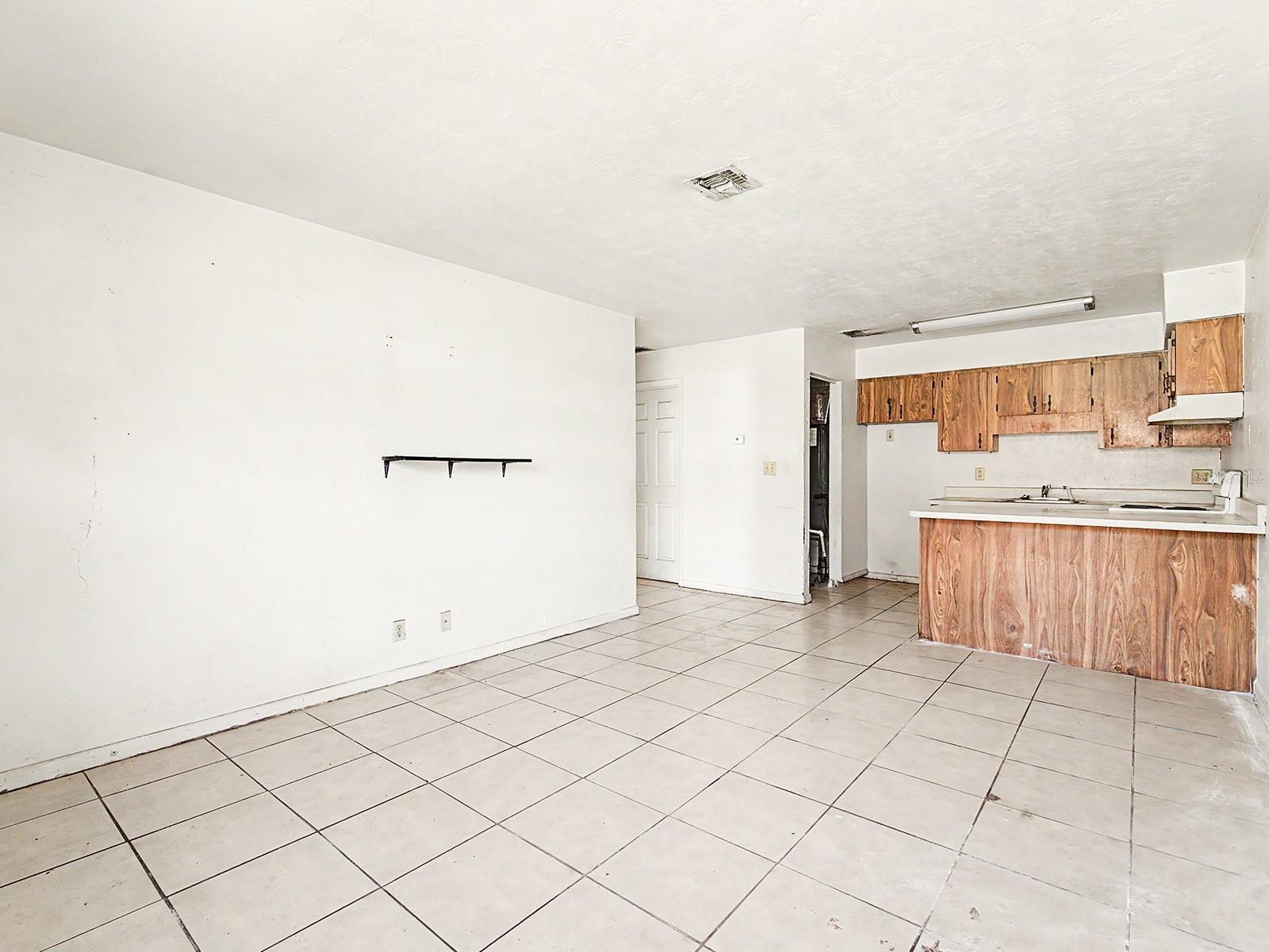 Image 12 of 33 For 34 21st Place