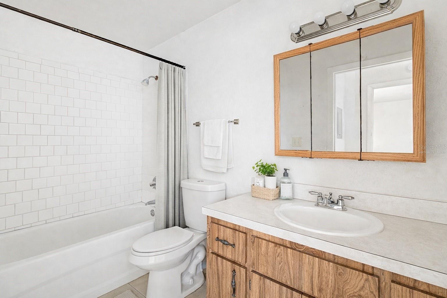 Image 14 of 33 For 34 21st Place