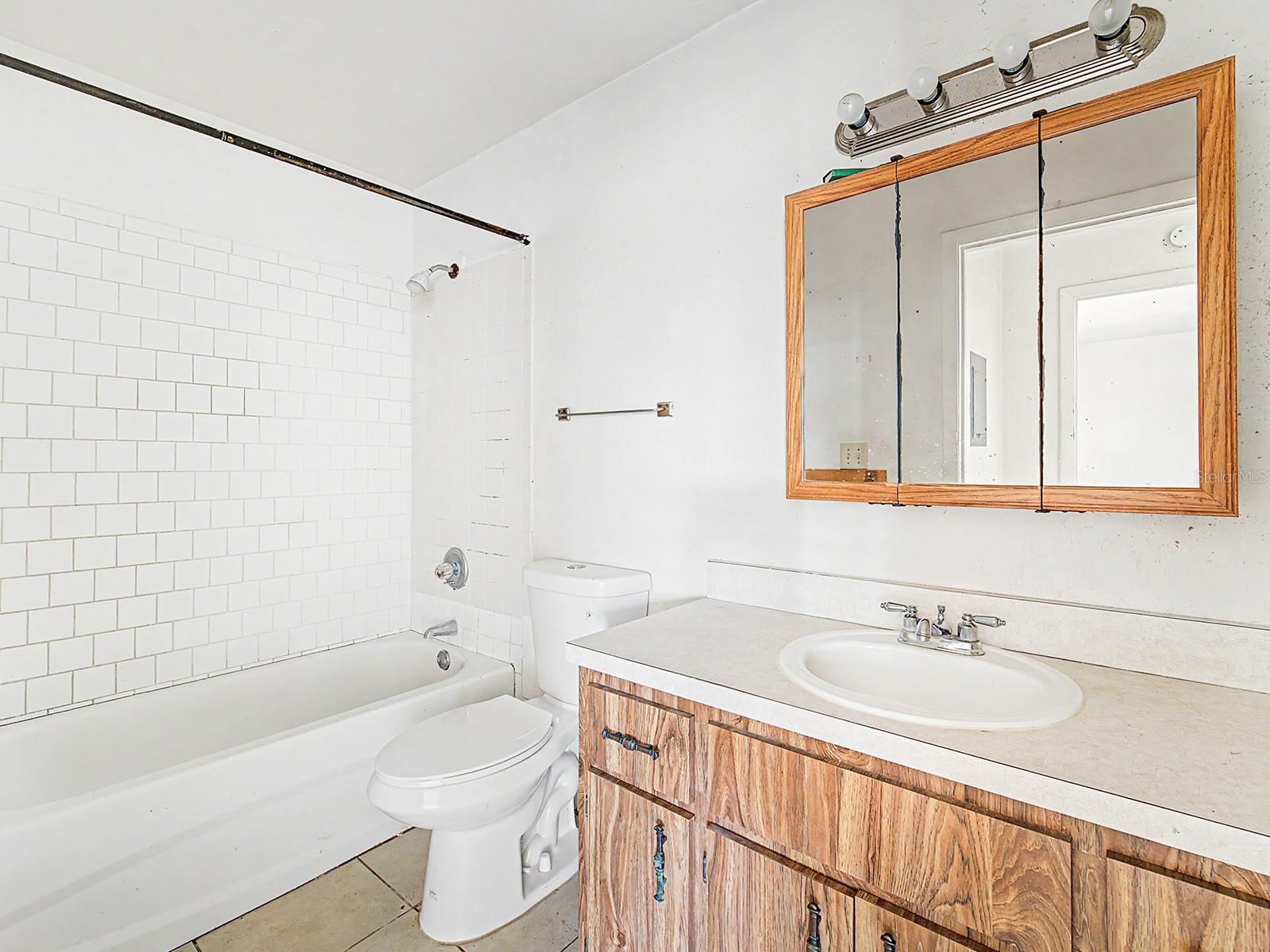 Image 17 of 33 For 34 21st Place