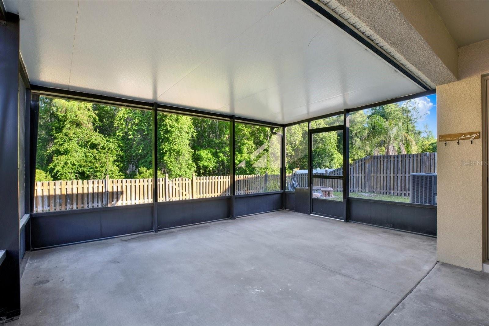 Image 12 of 14 For 12652 Chenwood Avenue