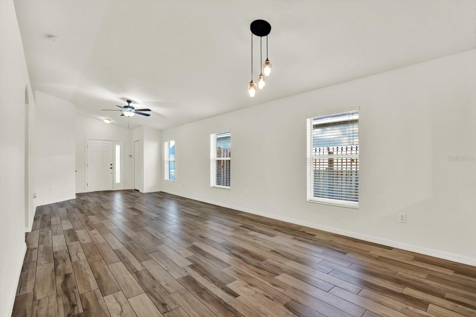 Image 3 of 14 For 12652 Chenwood Avenue