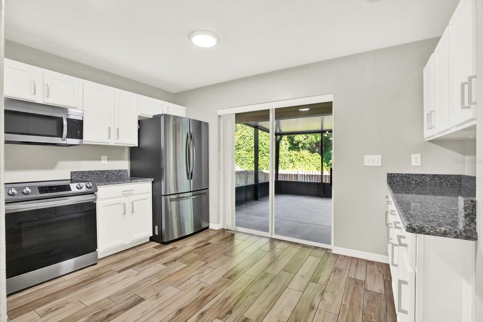 Image 5 of 14 For 12652 Chenwood Avenue