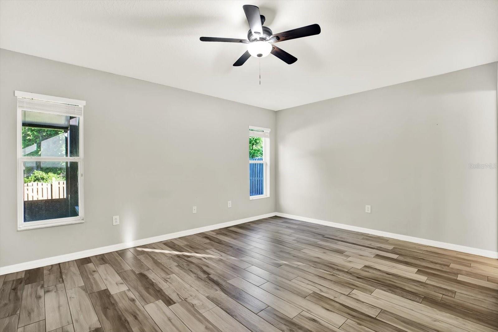 Image 7 of 14 For 12652 Chenwood Avenue