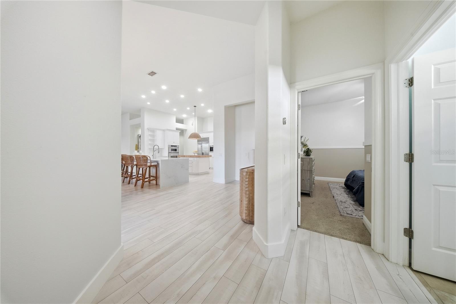 Image 14 of 62 For 510 Mirabay Boulevard