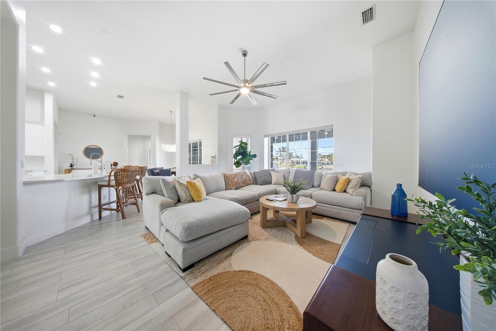 Image 17 of 62 For 510 Mirabay Boulevard