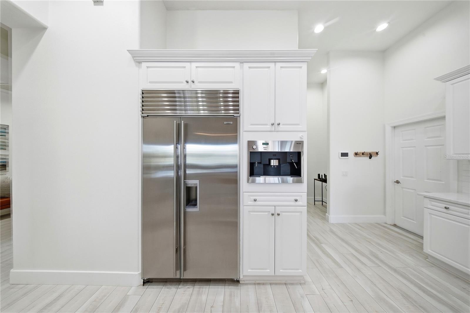 Image 22 of 62 For 510 Mirabay Boulevard