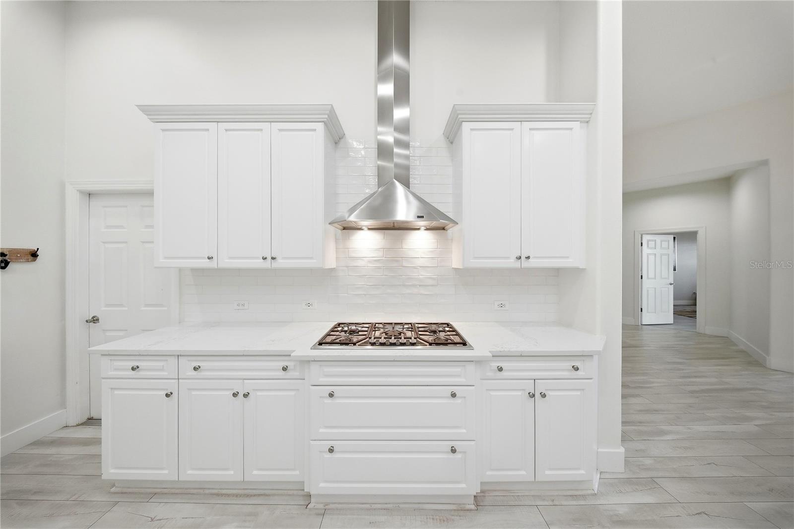 Image 23 of 62 For 510 Mirabay Boulevard