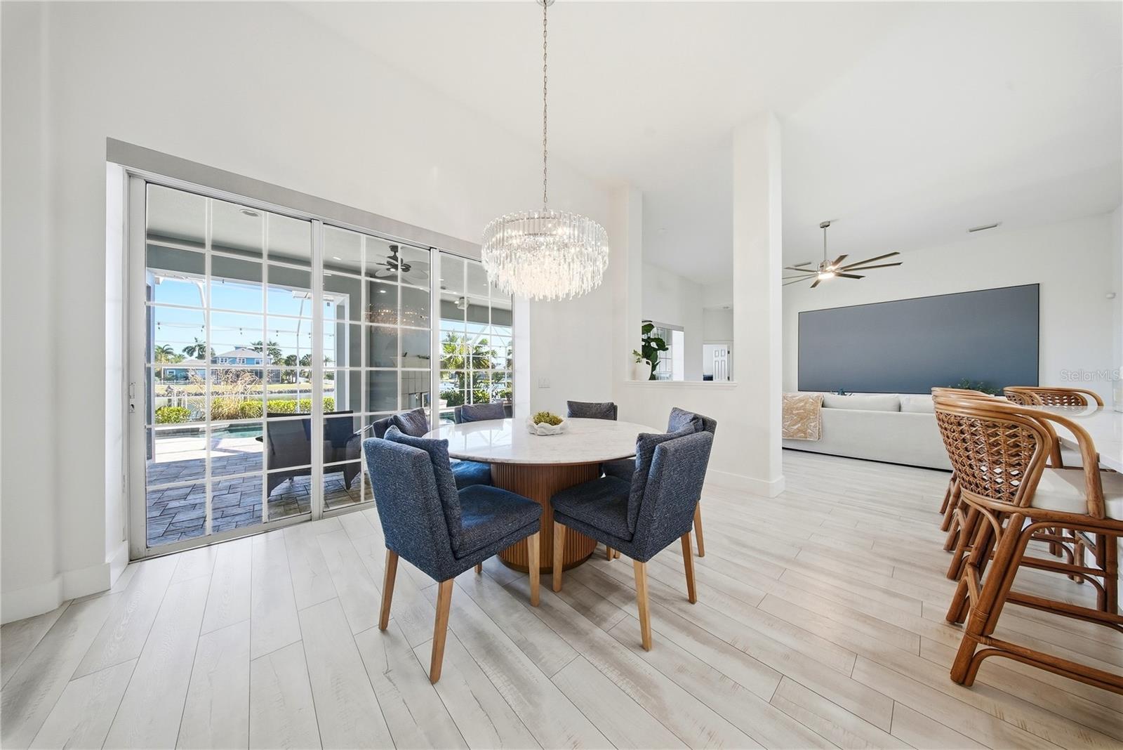 Image 26 of 62 For 510 Mirabay Boulevard