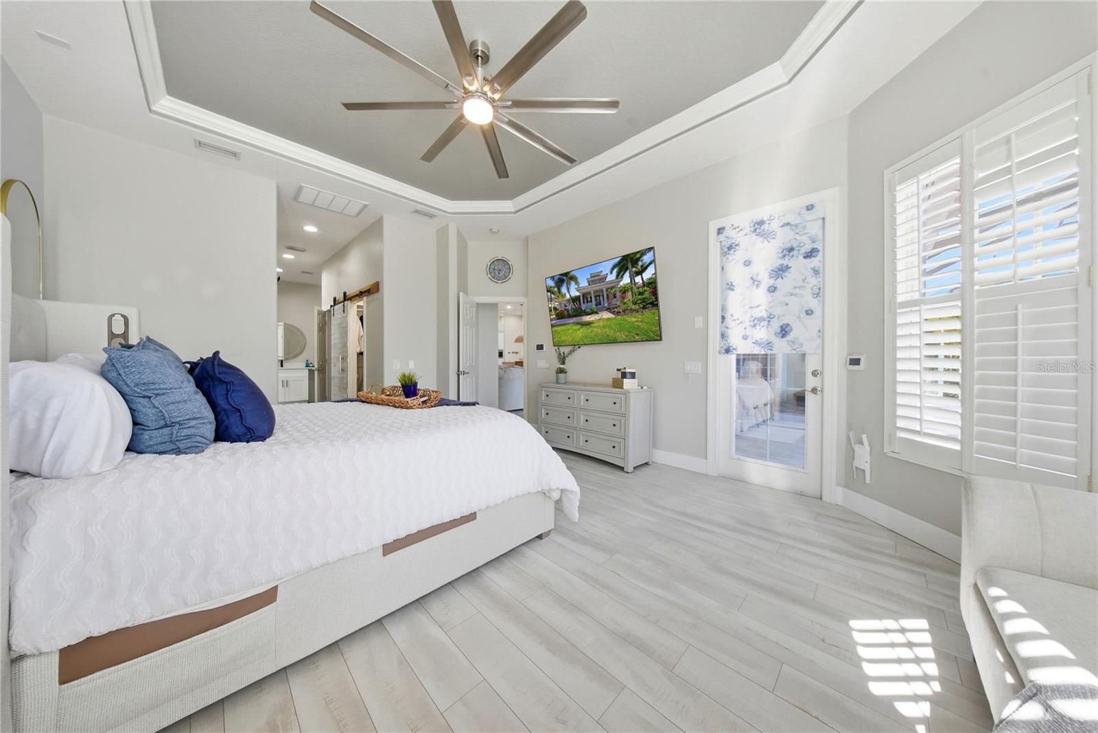 Image 29 of 62 For 510 Mirabay Boulevard