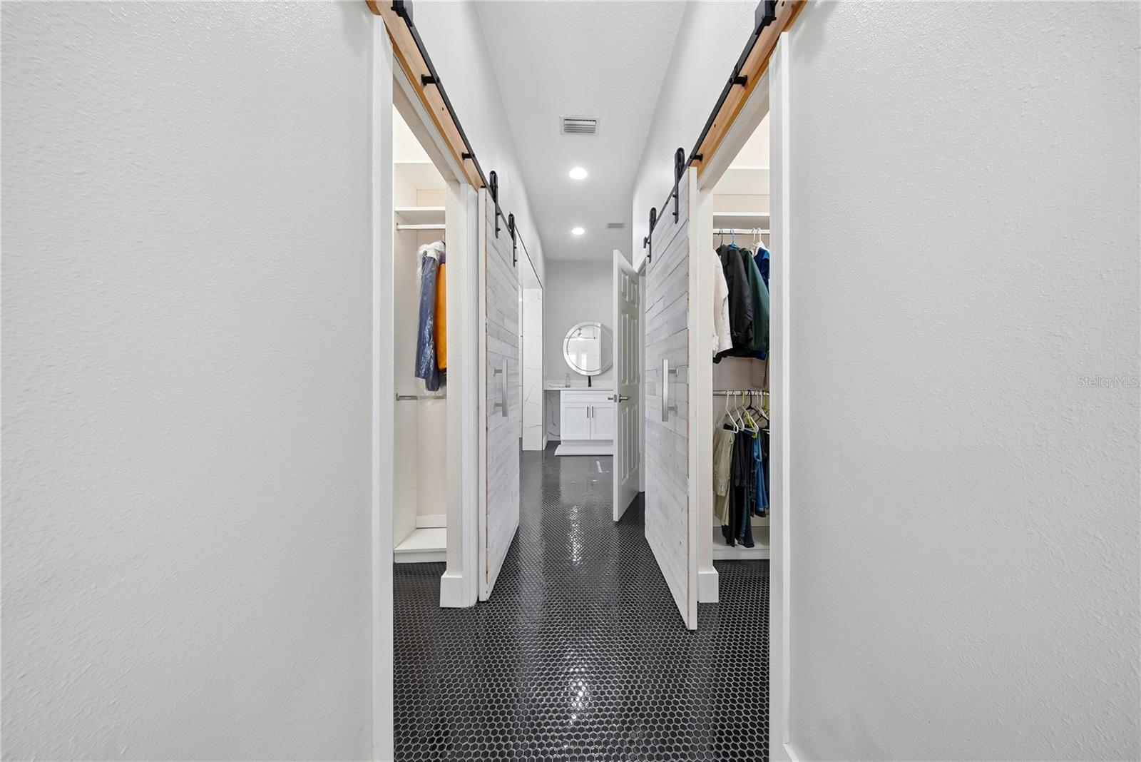 Image 30 of 62 For 510 Mirabay Boulevard