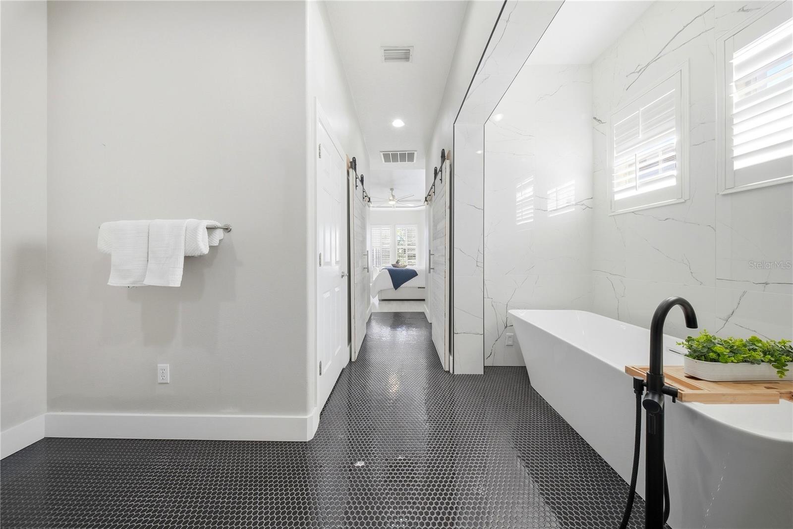 Image 33 of 62 For 510 Mirabay Boulevard