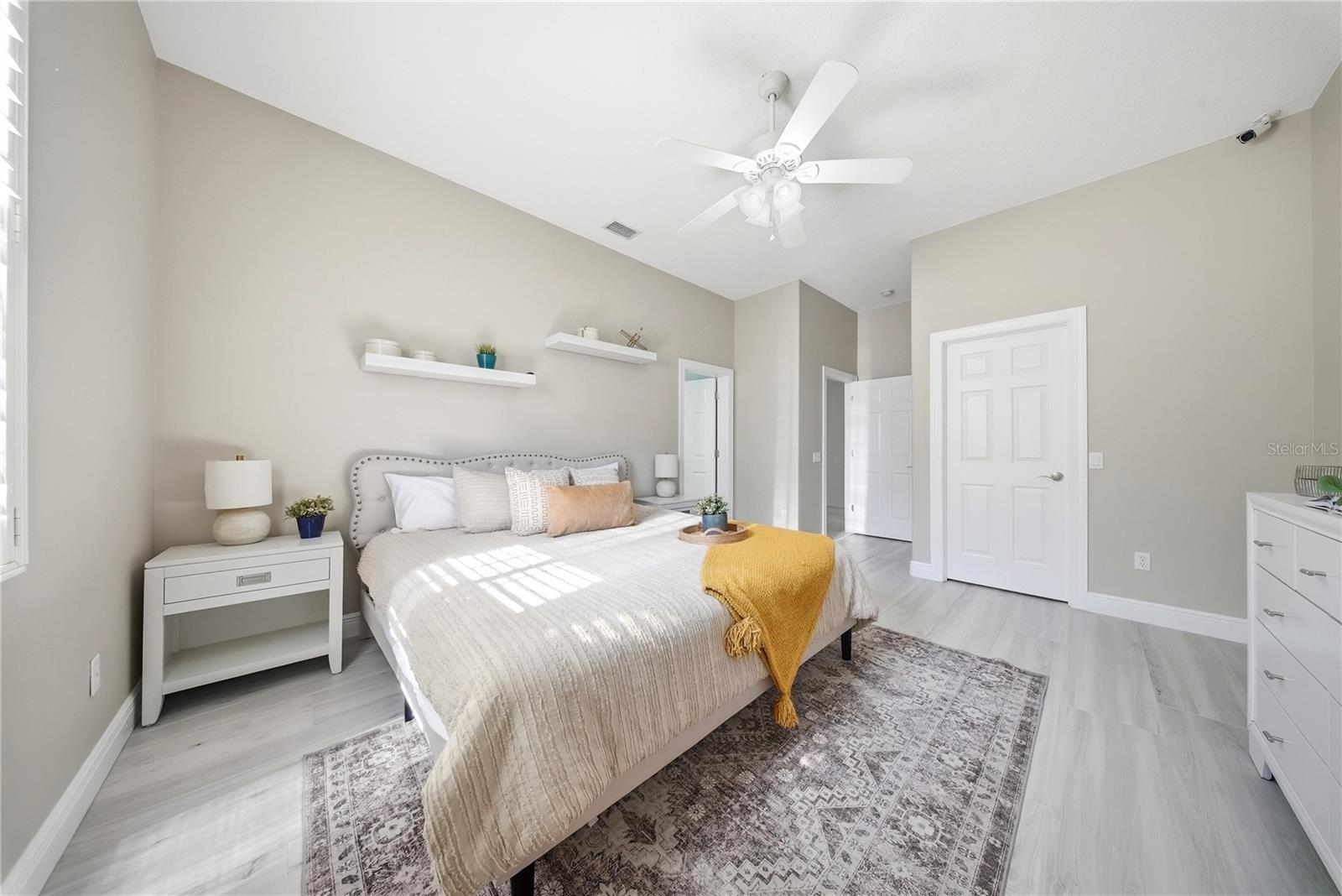 Image 37 of 62 For 510 Mirabay Boulevard