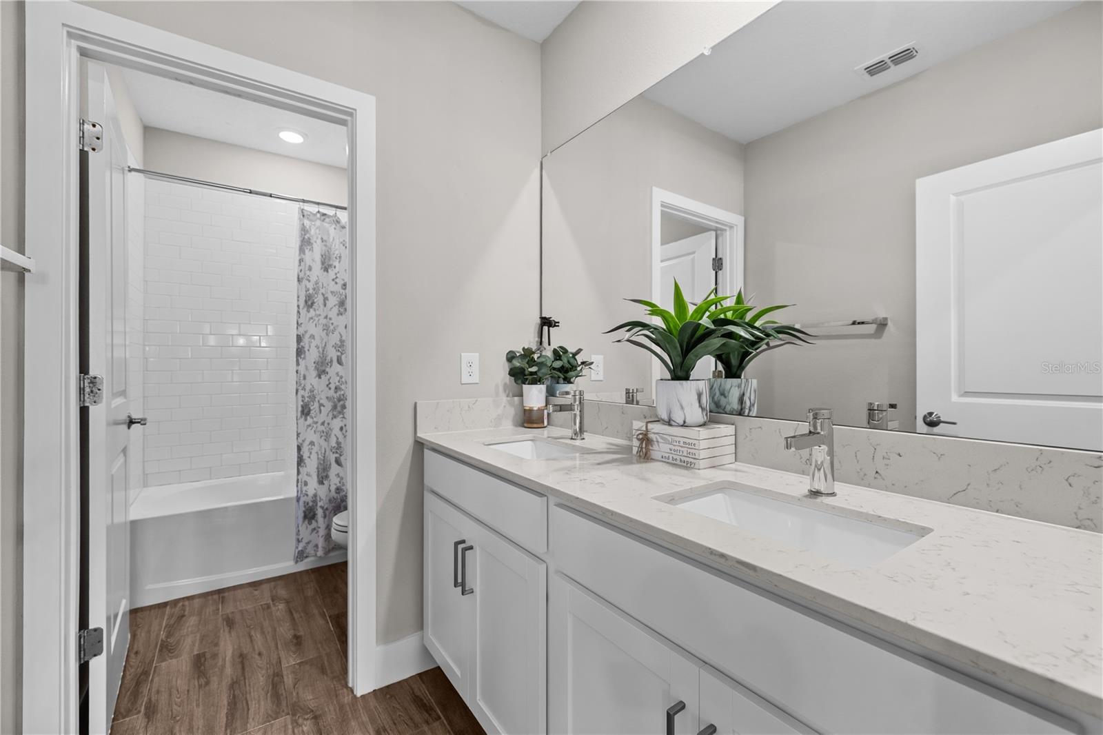 Image 34 of 43 For 2735 Yellowhammer Way