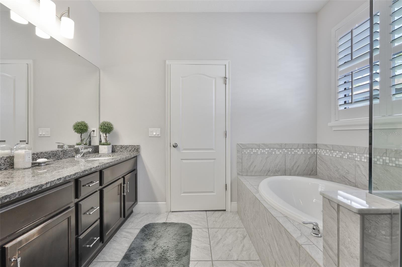 Image 22 of 39 For 11014 Brahman Ranch Circle