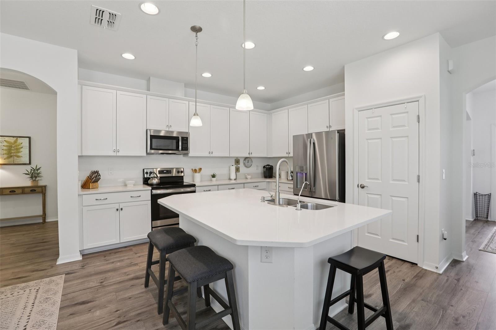 Image 14 of 51 For 7114 Gulf Cypress Avenue