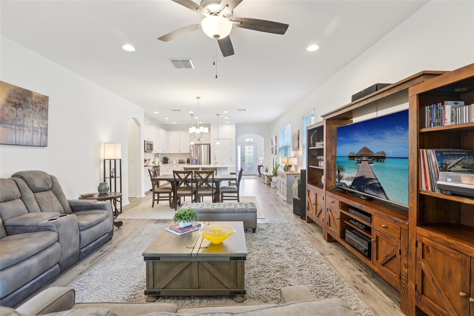 Image 5 of 51 For 7114 Gulf Cypress Avenue