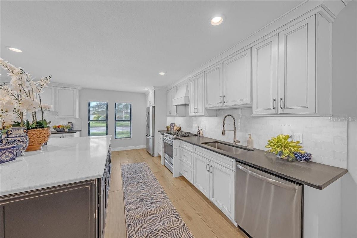 Image 12 of 49 For 6870 13th Avenue N