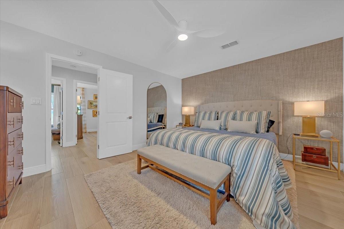 Image 27 of 49 For 6870 13th Avenue N