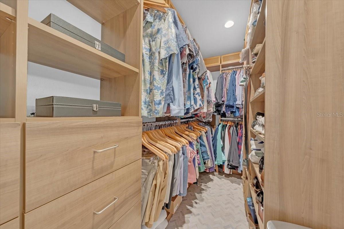 Image 30 of 49 For 6870 13th Avenue N