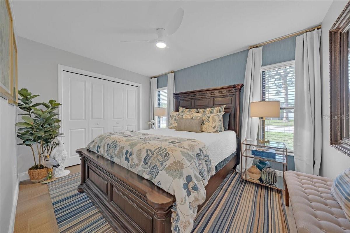 Image 32 of 49 For 6870 13th Avenue N