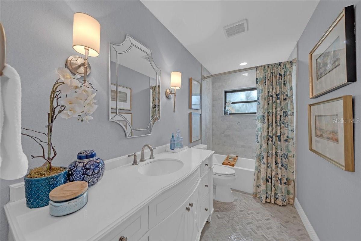 Image 35 of 49 For 6870 13th Avenue N