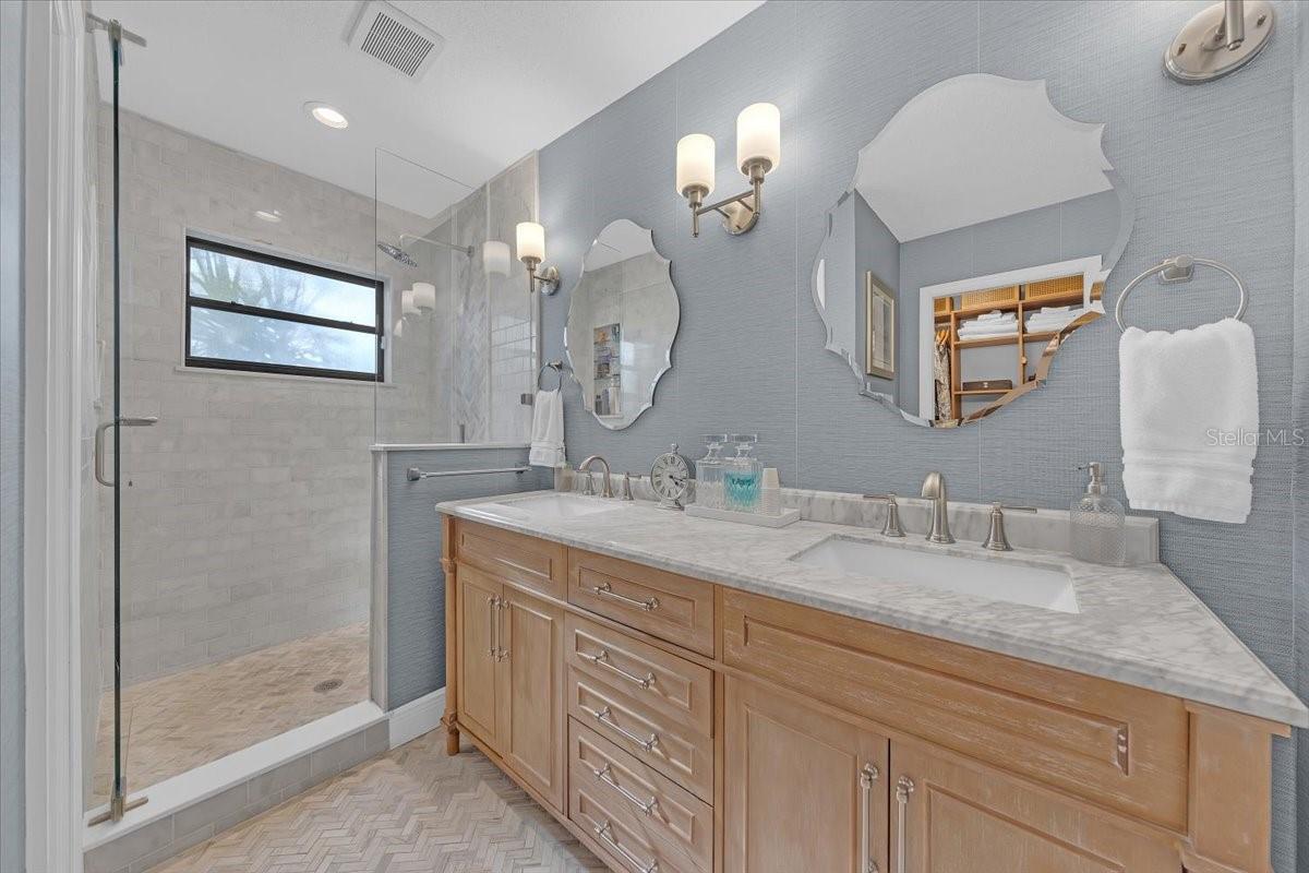 Image 6 of 49 For 6870 13th Avenue N