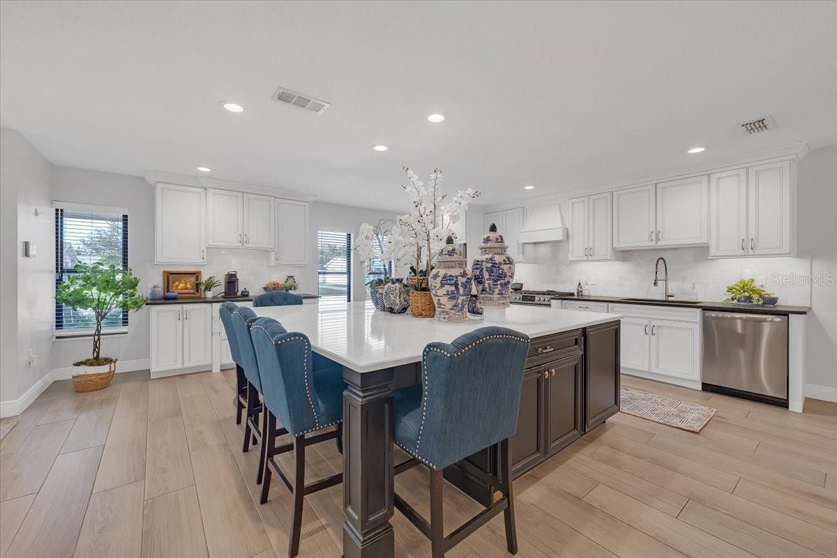 Image 7 of 49 For 6870 13th Avenue N