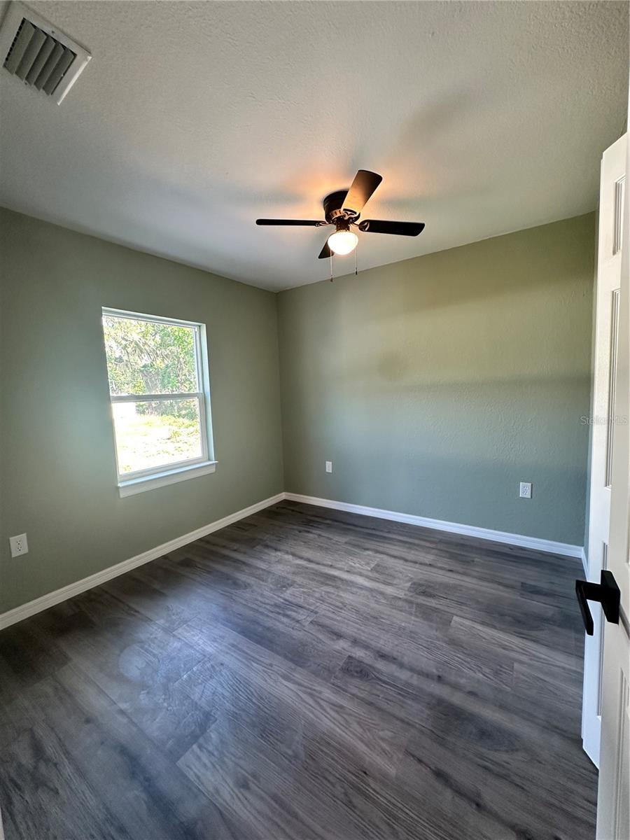 Image 12 of 26 For 2417 Tanglewood Street