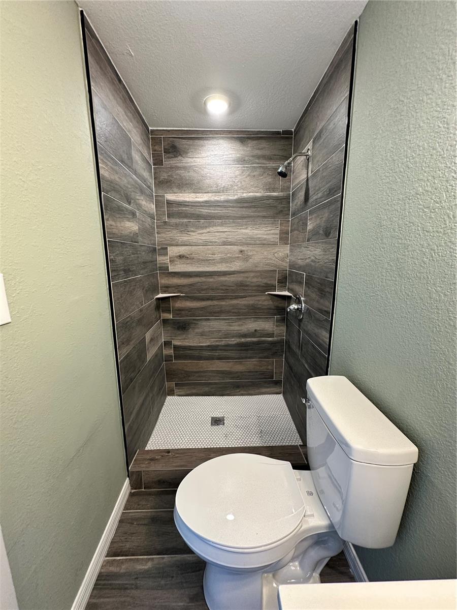 Image 15 of 26 For 2417 Tanglewood Street