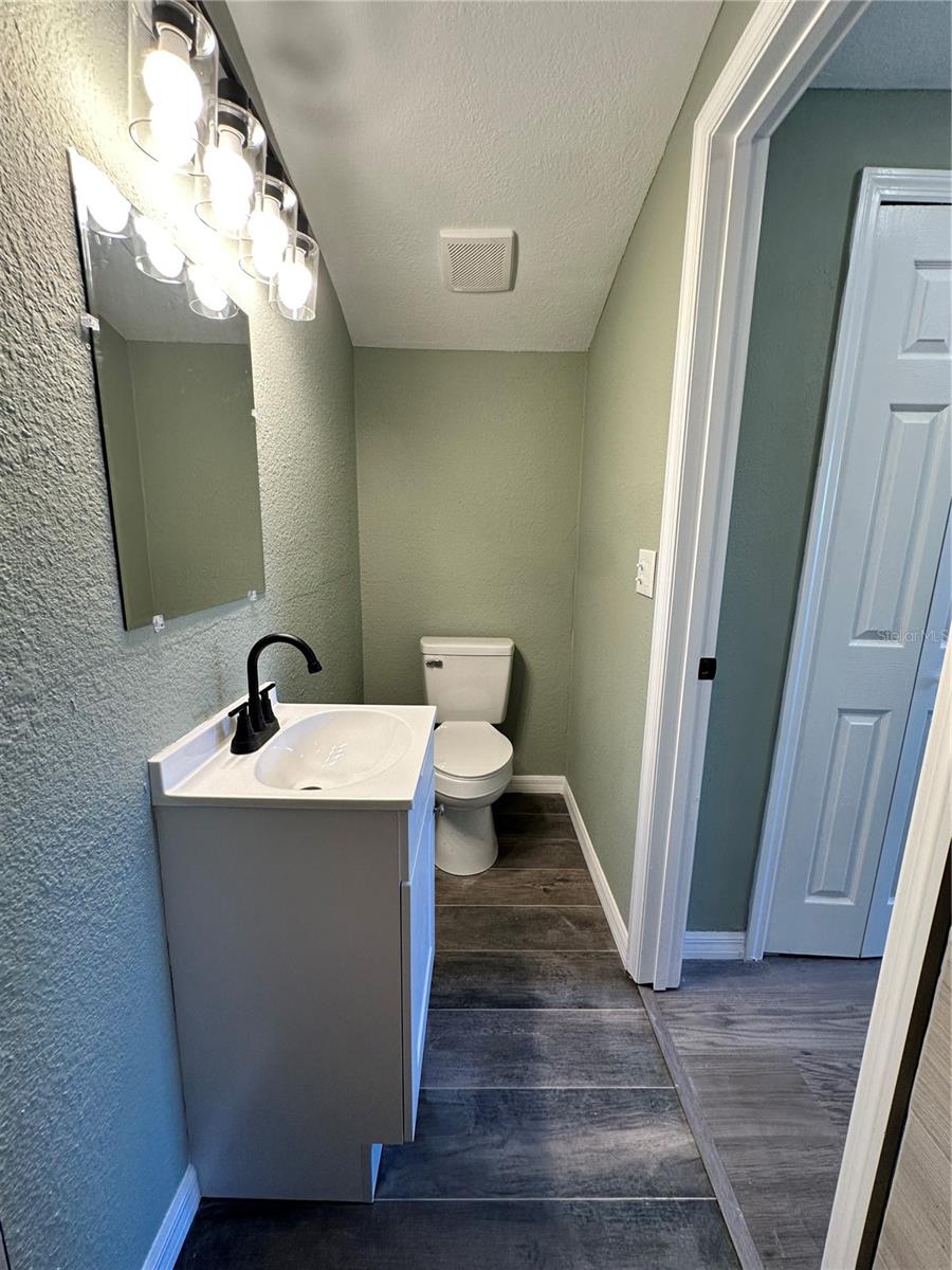 Image 16 of 26 For 2417 Tanglewood Street