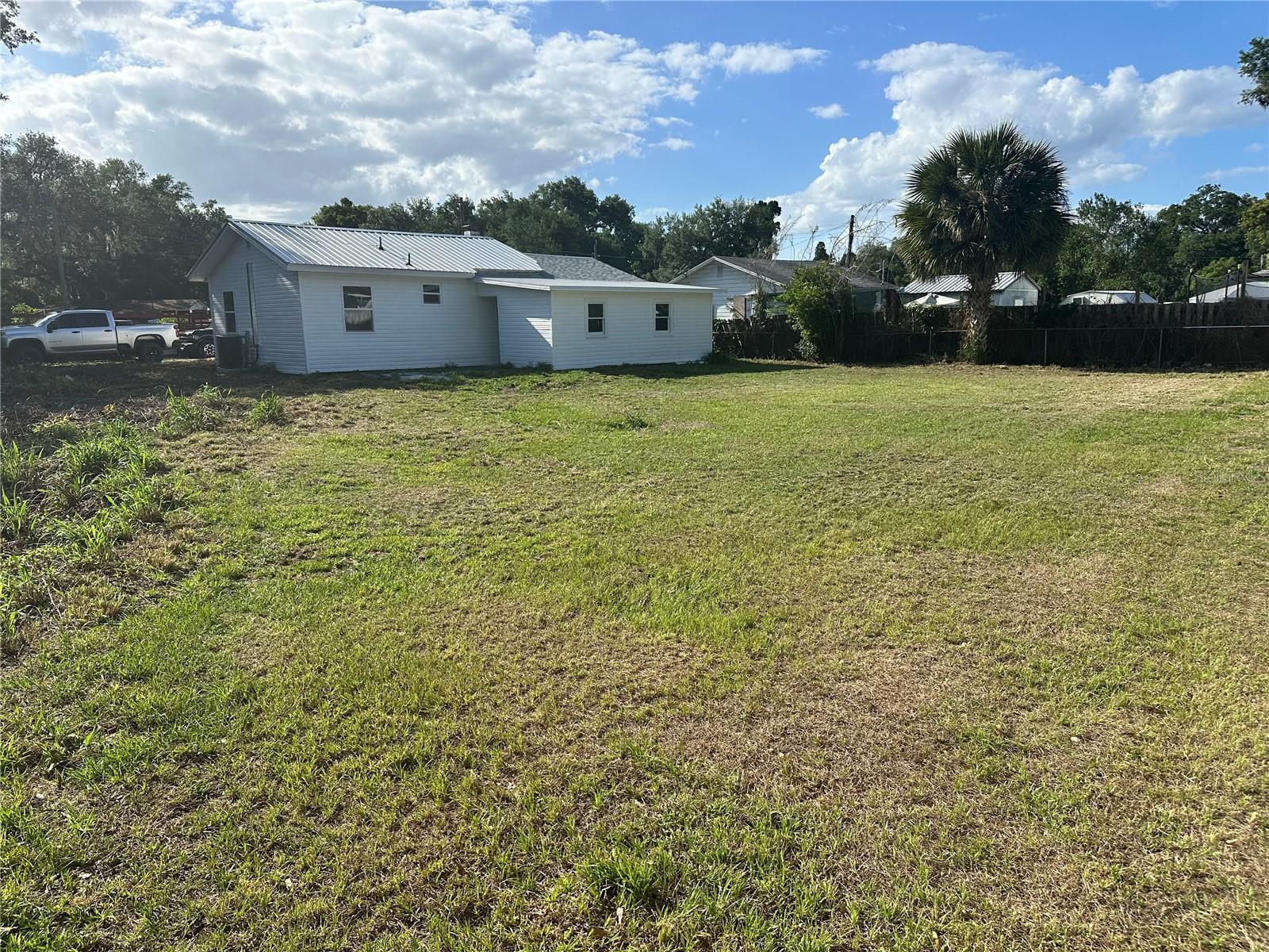 Image 2 of 26 For 2417 Tanglewood Street