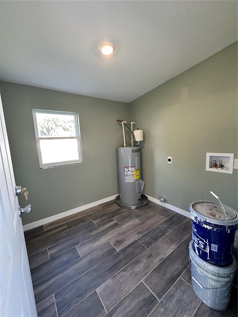 Image 21 of 26 For 2417 Tanglewood Street