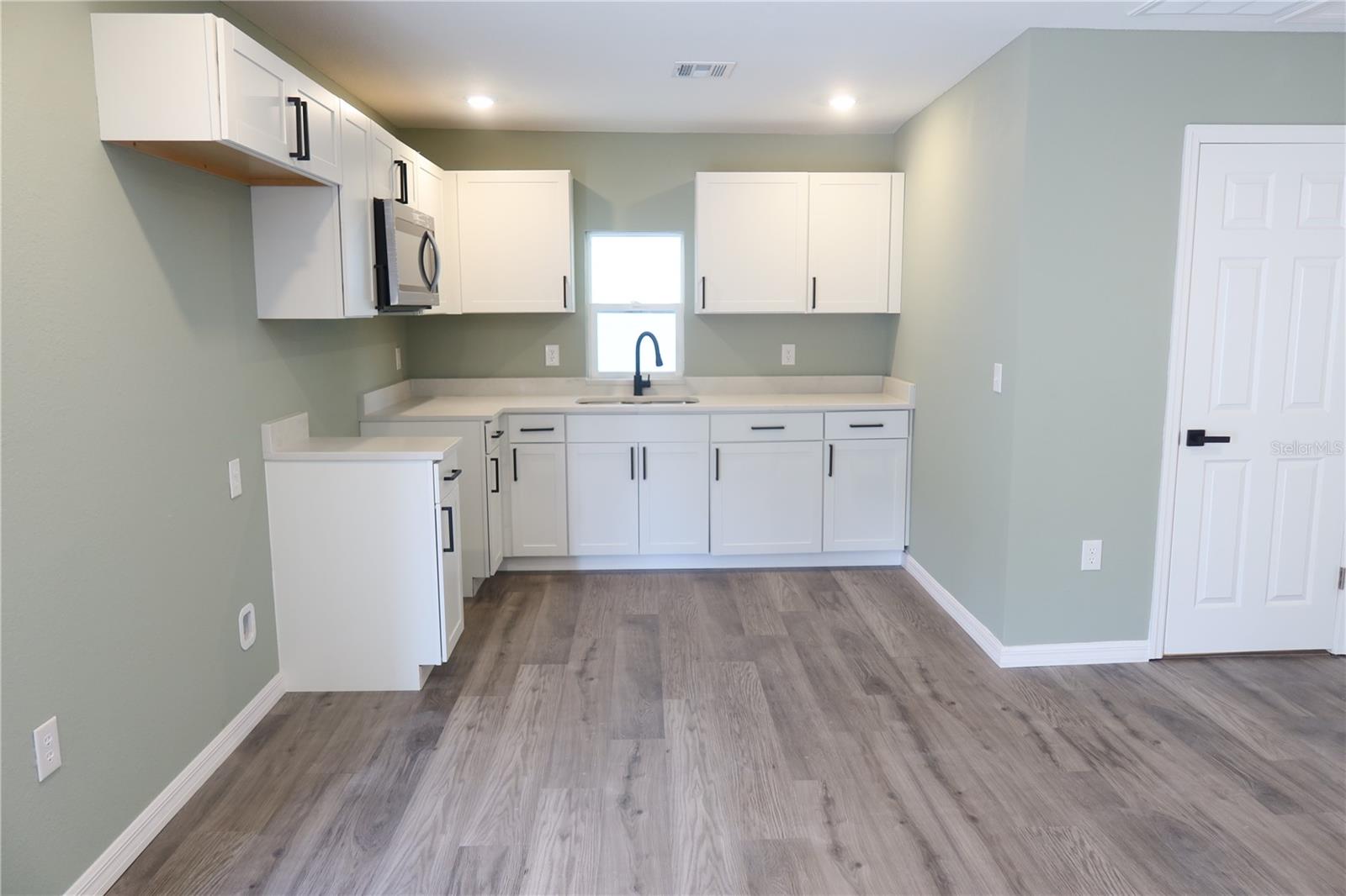 Image 5 of 26 For 2417 Tanglewood Street