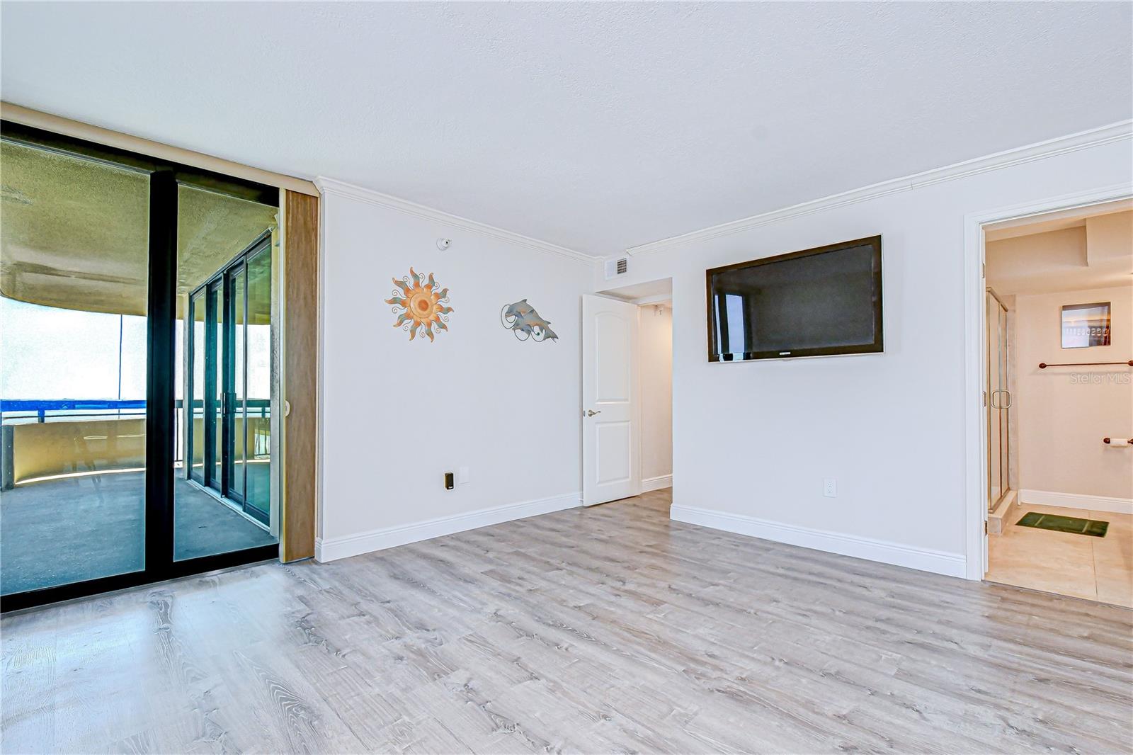 Image 12 of 40 For 2413 Bayshore Boulevard 1003