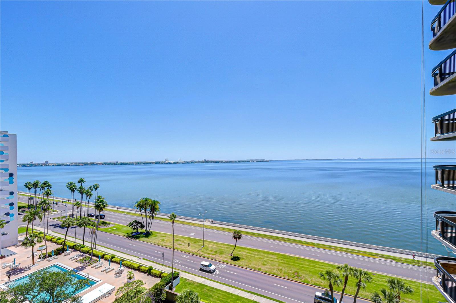 Image 2 of 40 For 2413 Bayshore Boulevard 1003